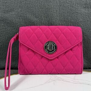 VERA BRADLEY Pink Microfiber Turn Lock Flap Closure Quilted Wallet Wristlet Slvr